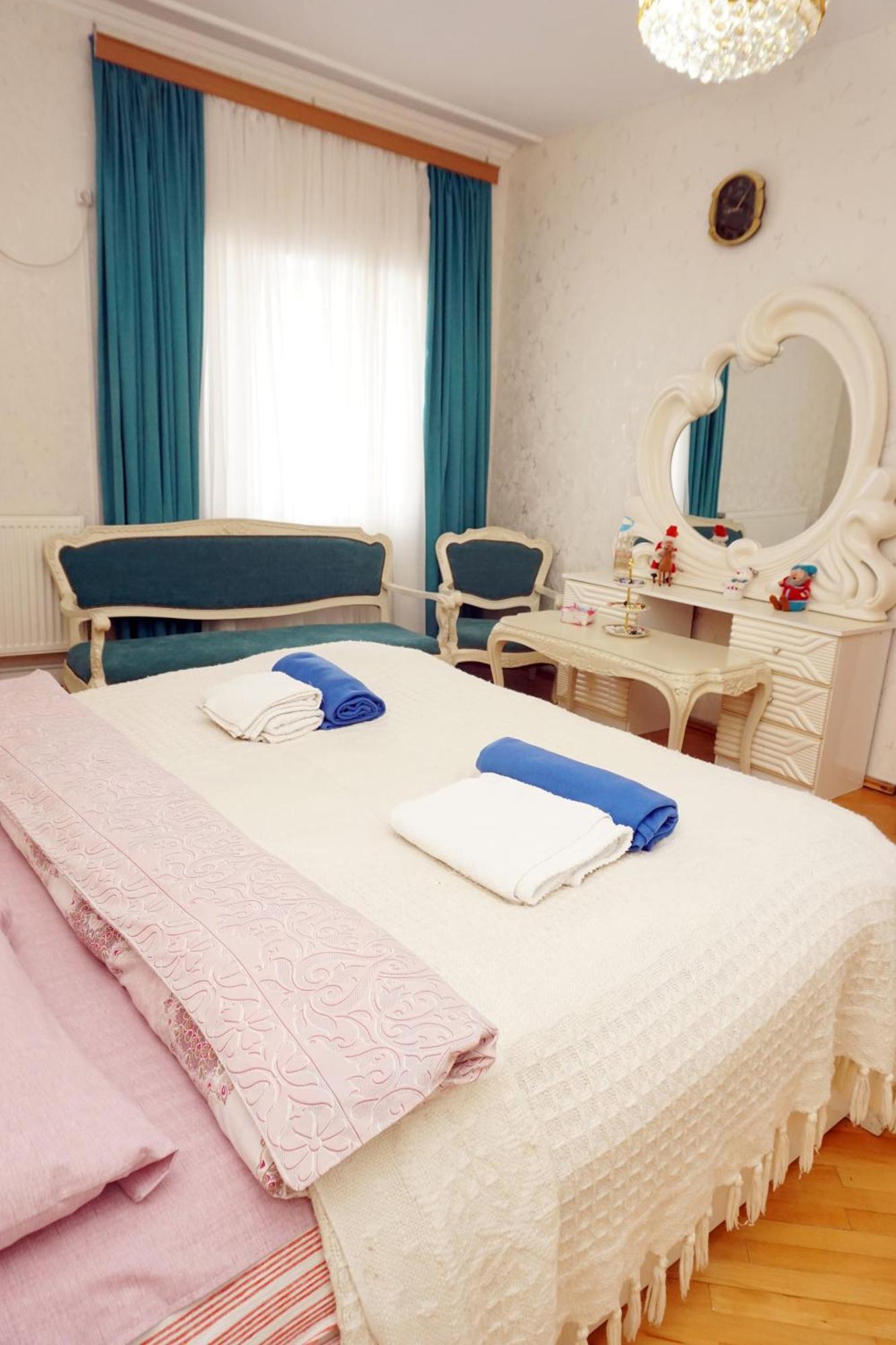 Belas House With Terrace Kutaisi Ngoại thất bức ảnh